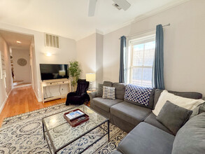 7 Harvard St, Unit 3B in Brookline, MA - Foto de edificio - Building Photo