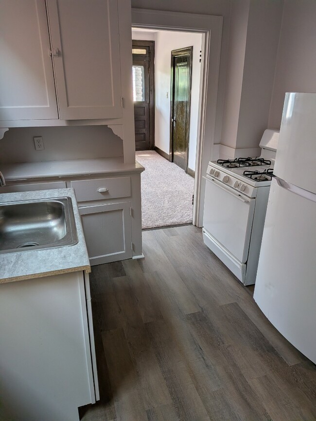 property at 909 Chartiers Ave