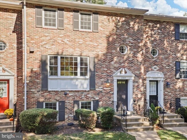 property at 2305 McGregor Ct