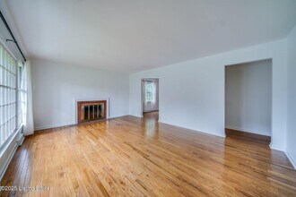 1915 Buttonwood Rd in Louisville, KY - Building Photo - Building Photo