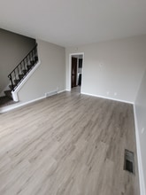 407 Sheraton Dr NW in North Canton, OH - Building Photo - Building Photo