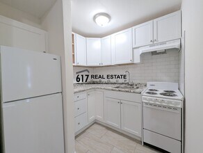 1315 Commonwealth Ave in Boston, MA - Building Photo - Building Photo