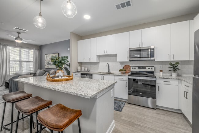 The Marlow Gainesville in Gainesville, FL - Building Photo - Interior Photo