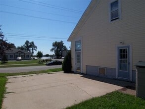 704 Bay Shore Dr in Oshkosh, WI - Building Photo - Building Photo