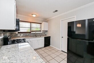 4418 Tareyton Ln in Houston, TX - Foto de edificio - Building Photo