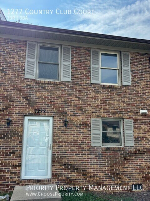 1277 Country Club Ct in Harrisonburg, VA - Building Photo