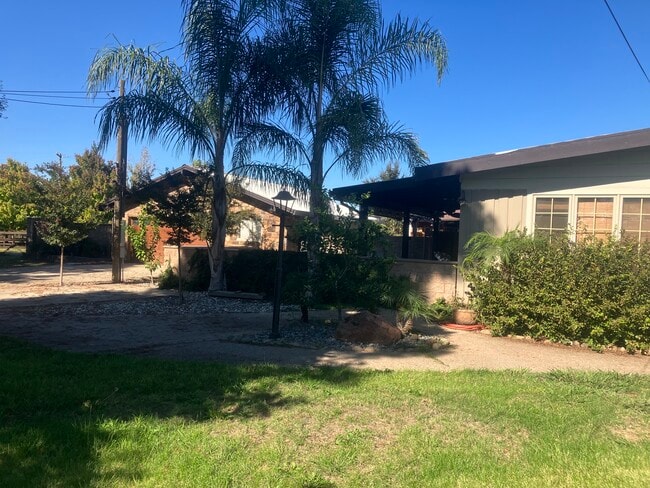12523 La Vida Ln in Wilton, CA - Foto de edificio - Building Photo
