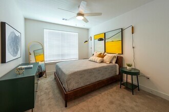 8 Jagged Ridge Drive in Spring, TX - Building Photo - Building Photo