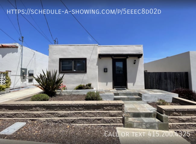 property at 906 W Franklin St