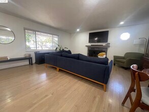 1248 Hale Dr in Concord, CA - Building Photo - Building Photo