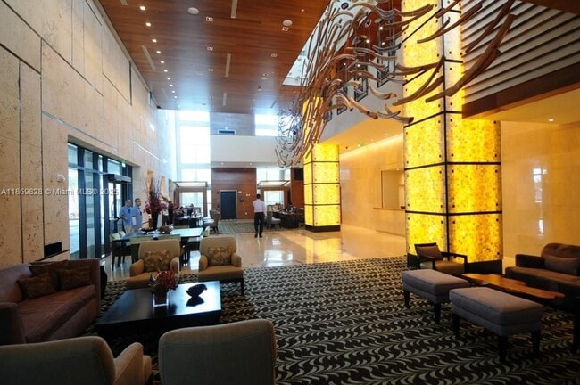6801 Collins Ave in Miami Beach, FL - Building Photo - Building Photo