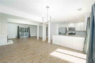 279 Quail Run in Roswell, GA - Building Photo