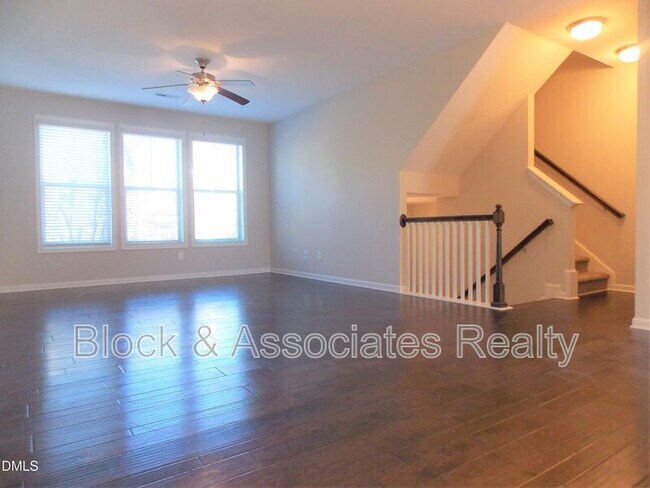 509 N Tunstall Ave in Apex, NC - Building Photo - Building Photo