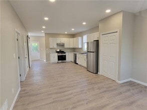 1040 Wilson Pl in Coraopolis, PA - Building Photo - Building Photo