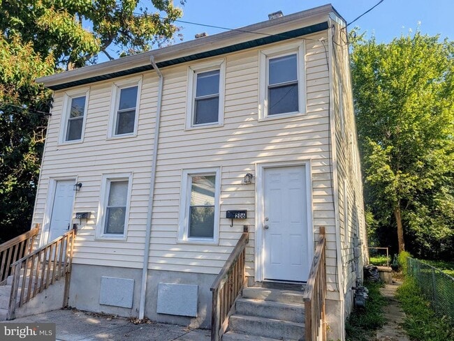 property at 206 Wesley St