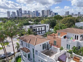 601 NE 11th Ave in Fort Lauderdale, FL - Building Photo - Building Photo