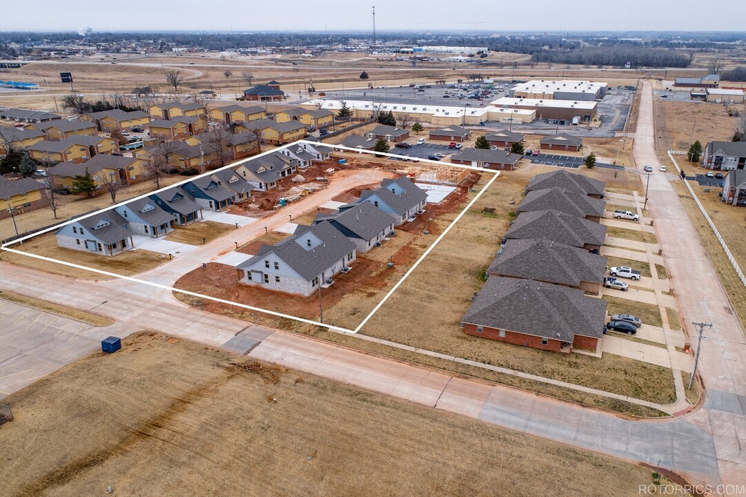 Valley View Phase II in Chickasha, OK - Building Photo