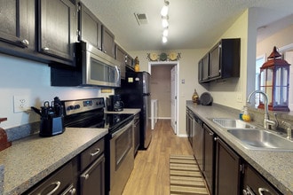 The Cooper in Mount Pleasant, SC - Building Photo - Interior Photo