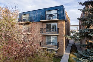 1908 11th Ave SW in Calgary, AB - Building Photo
