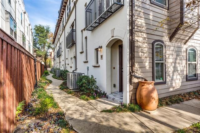 property at 5922 Ross Ave