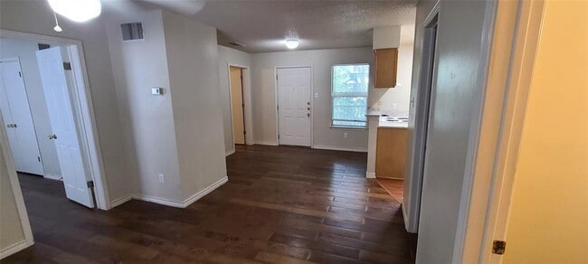 1907 Robbins Pl in Austin, TX - Foto de edificio - Building Photo