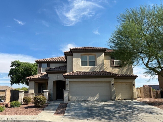 18 Blue Valley Dr in Henderson, NV - Building Photo
