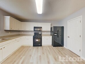 5950 Waggoner Ct in Rex, GA - Building Photo - Building Photo