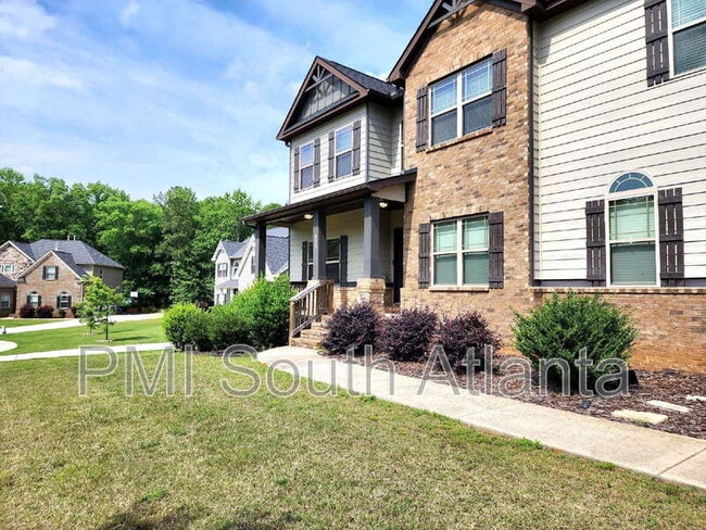 525 Twelve Oaks Dr in Senoia, GA - Building Photo - Building Photo