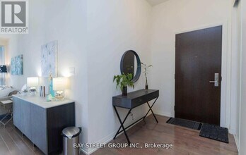 460 Adelaide St E in Toronto, ON - Building Photo - Building Photo