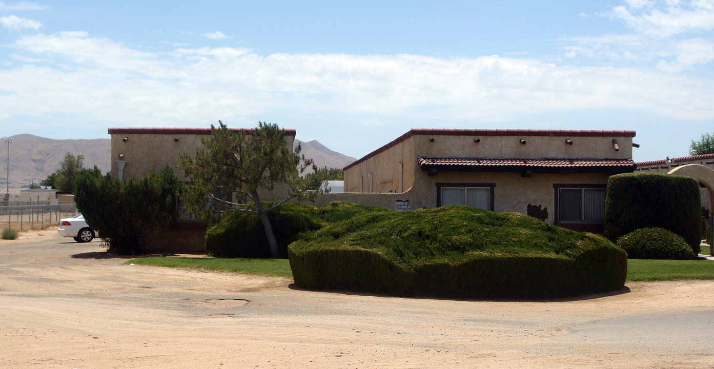 12719 Navajo Pl in Apple Valley, CA - Building Photo