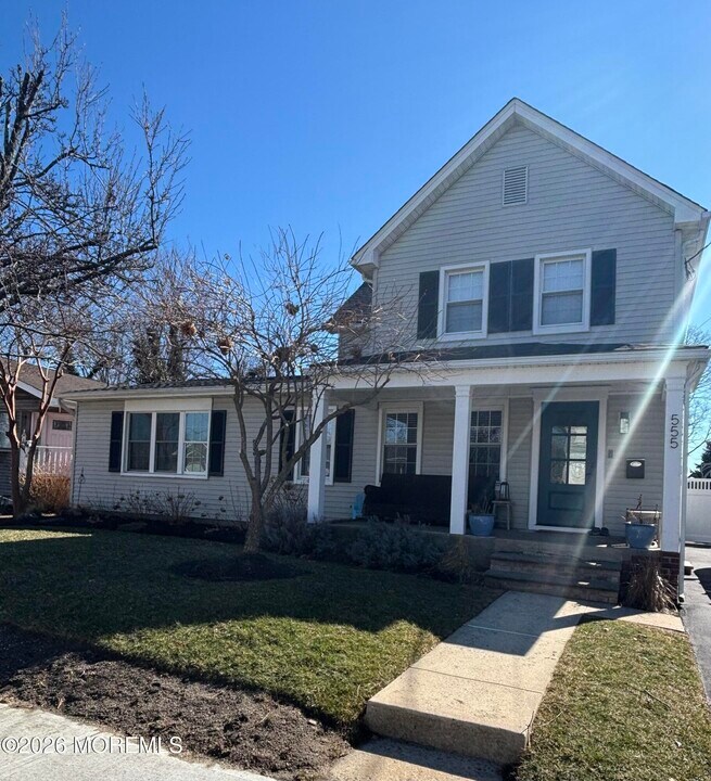 555 Ocean Rd in Spring Lake, NJ - Building Photo