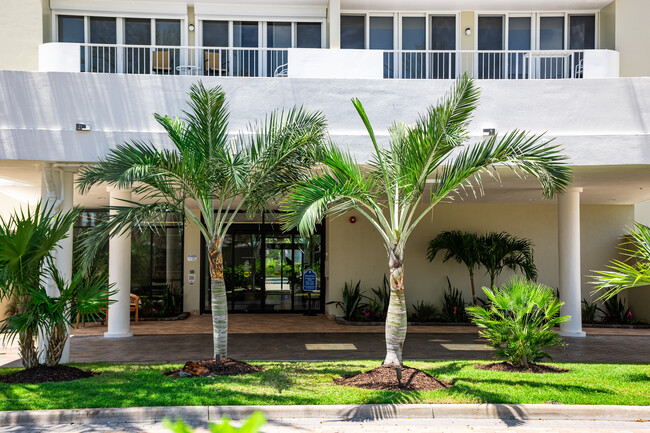 Admiralty House in Marco Island, FL - Building Photo - Building Photo