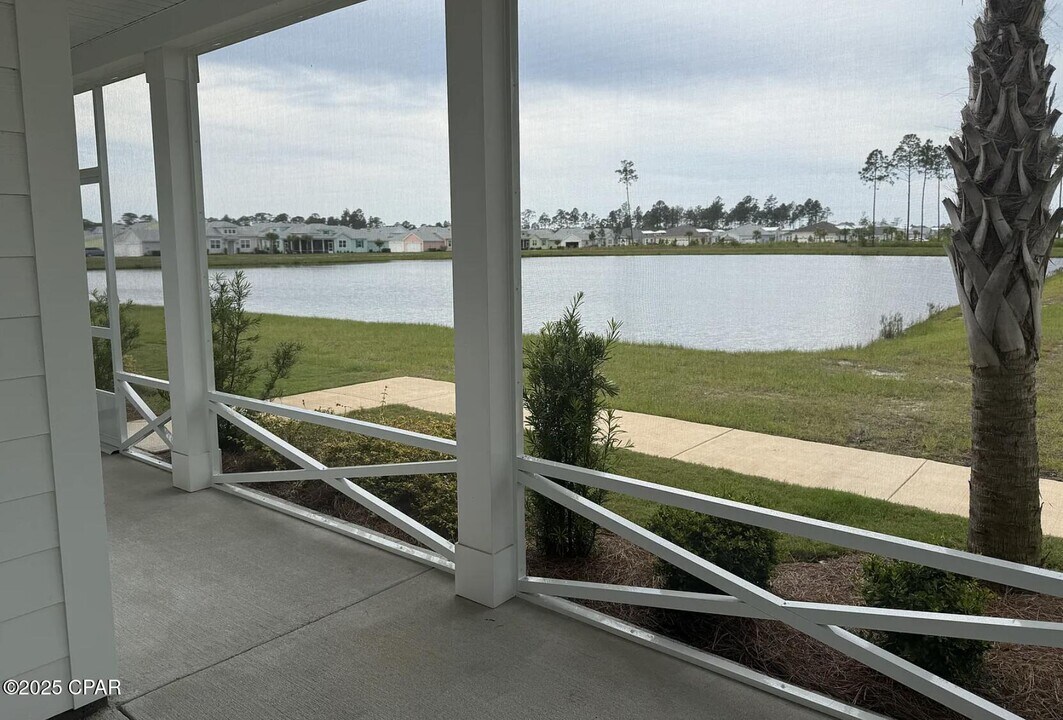 8656 Weekend Dr in Panama City Beach, FL - Building Photo