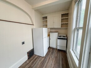 1012 1st Ave, Unit 4 in Eau Claire, WI - Foto de edificio - Building Photo