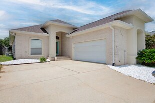 2523 Pine Forest Rd in Cantonment, FL - Building Photo