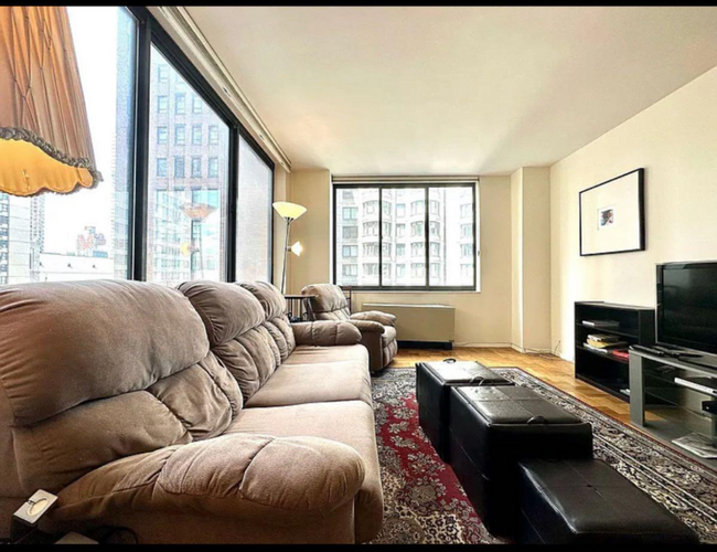 property at 62 W 62nd St