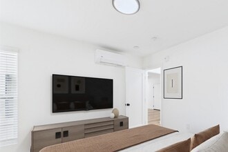 The Stanley Off Sunset in Los Angeles, CA - Building Photo - Building Photo