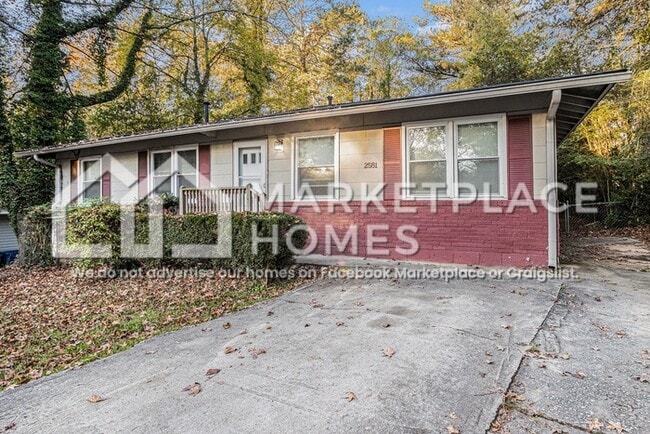 2581 Barge Rd SW in Atlanta, GA - Building Photo - Building Photo