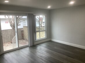 2121 Vanderbilt Ln, Unit #3 in Redondo Beach, CA - Building Photo - Building Photo