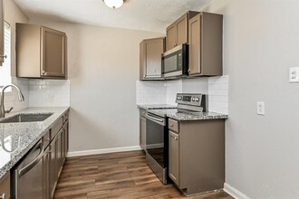 7421 Plover Cir in Texas City, TX - Building Photo - Building Photo