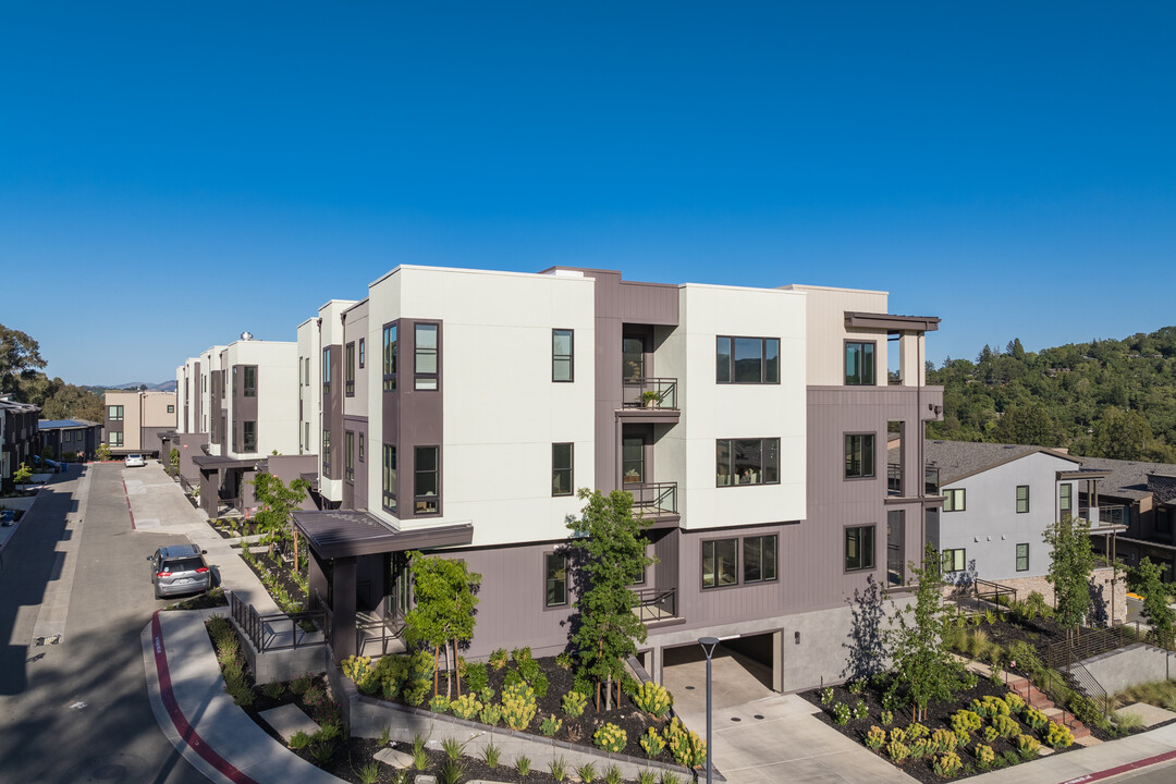 Woodbury Highlands in Lafayette, CA - Foto de edificio