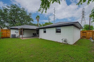 1040 17th St in Galena Park, TX - Building Photo - Building Photo