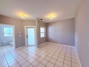 16839 SW 1st Manor in Pembroke Pines, FL - Building Photo - Building Photo