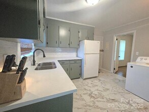 809 Wilbrown Cir in Charlotte, NC - Building Photo - Building Photo