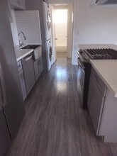 422 Almond Ave in Long Beach, CA - Building Photo - Building Photo