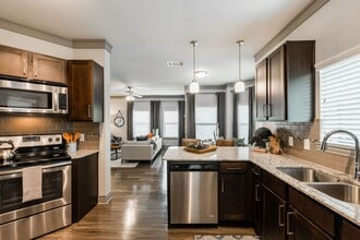 Cortland Avion Shadow Creek in Pearland, TX - Foto de edificio - Building Photo