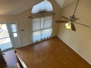 134 Heritage Ct in Gurnee, IL - Building Photo - Building Photo