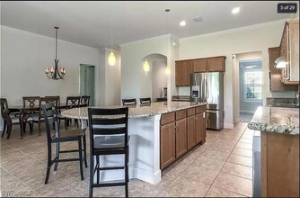 20464 Corkscrew Shores Blvd in Estero, FL - Foto de edificio - Building Photo