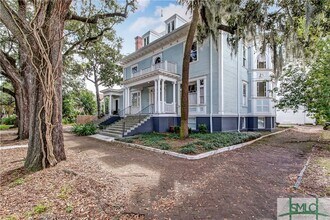 121 W Hall St in Savannah, GA - Building Photo - Building Photo