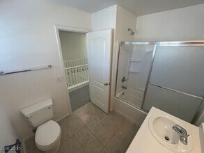 8354 W Sapphire St in Las Vegas, NV - Building Photo - Building Photo